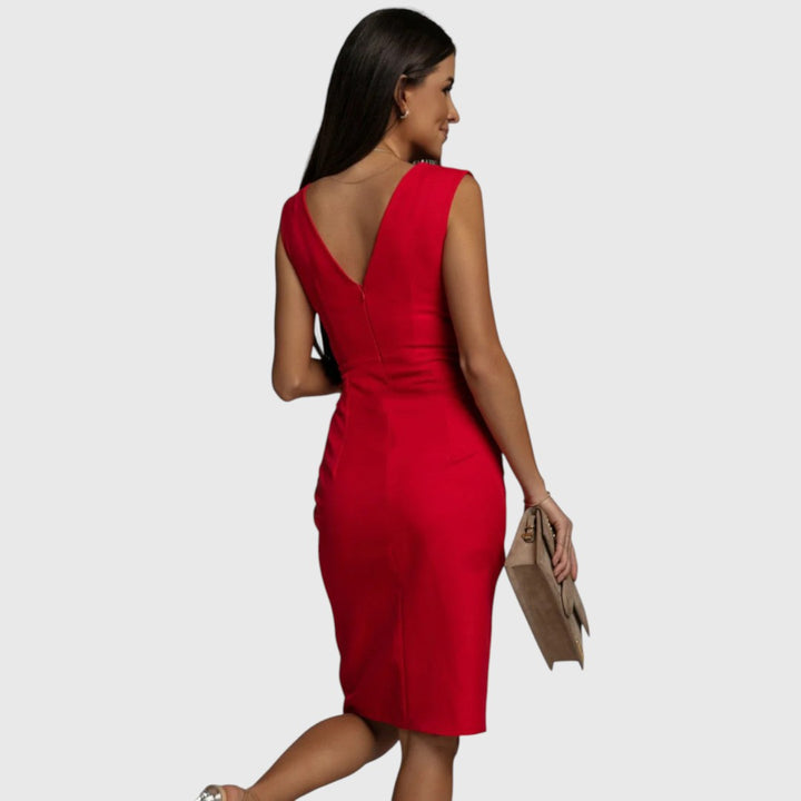 Christine - Fitted dress with a V-neck and slit