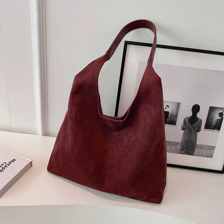 Loose hobo bag with a leather look