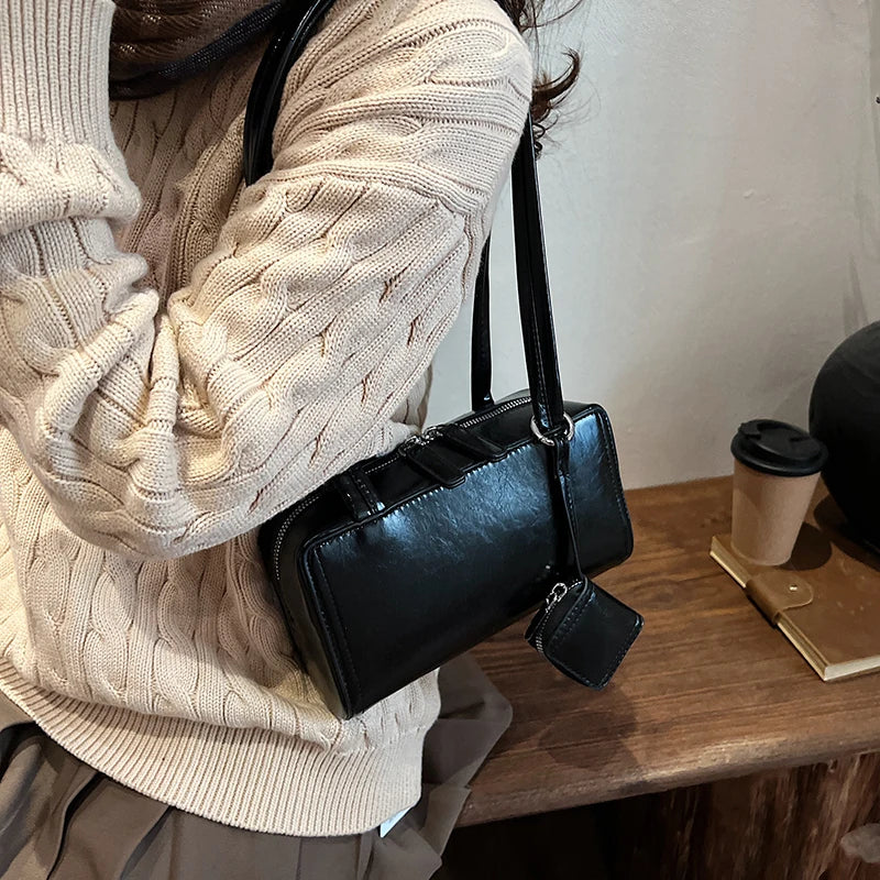 mari™ Shoulder Bag with Wallet – the Perfect Combination of Style and Functionality