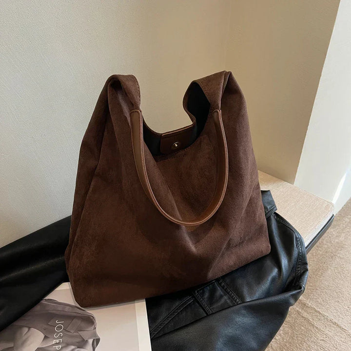 freja™ – Elegant, soft suede-style shoulder bag