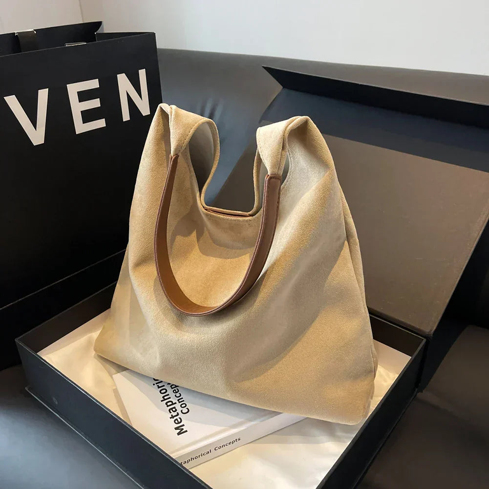 freja™ – Elegant, soft suede-style shoulder bag