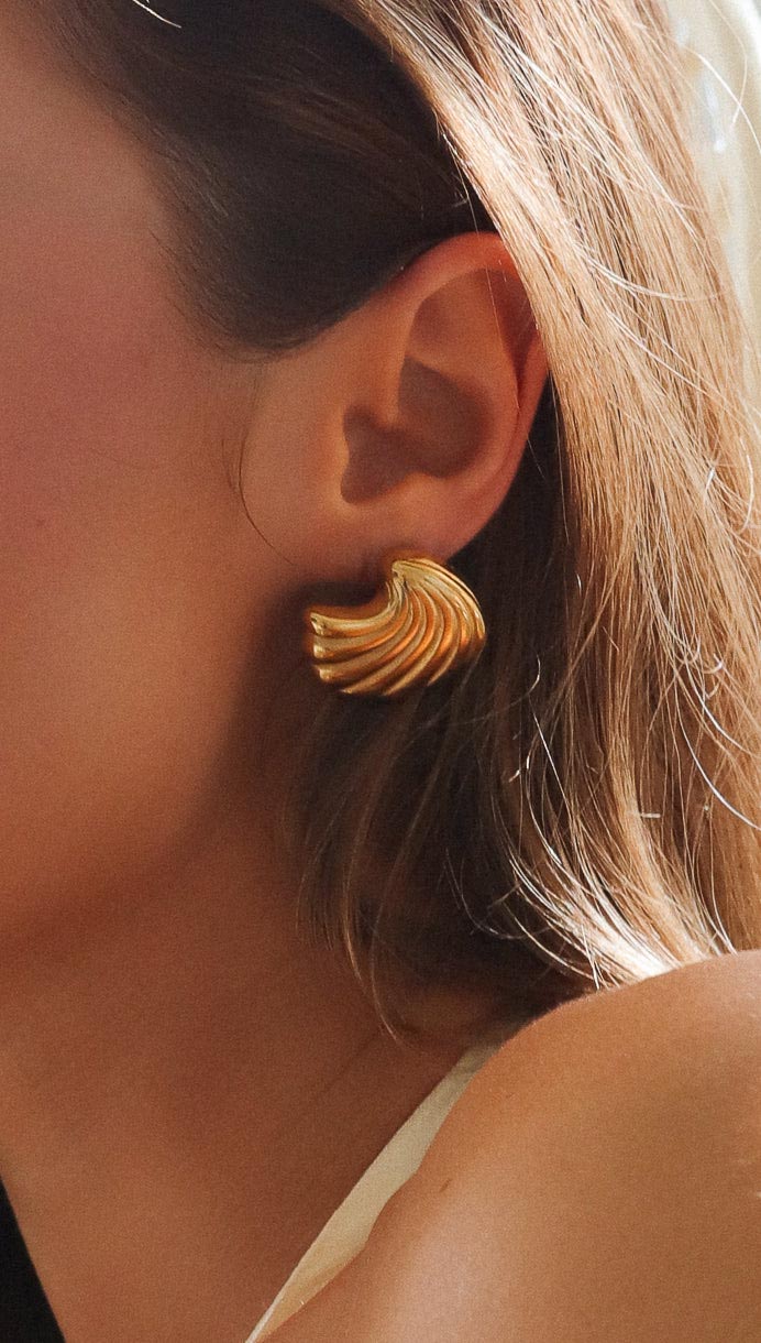 Emery | Gold Seashell Earrings