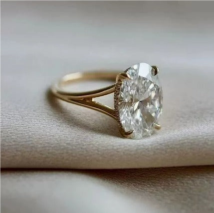 Vintage gold green crystal oval ring