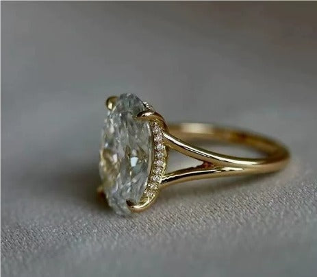 Vintage gold green crystal oval ring